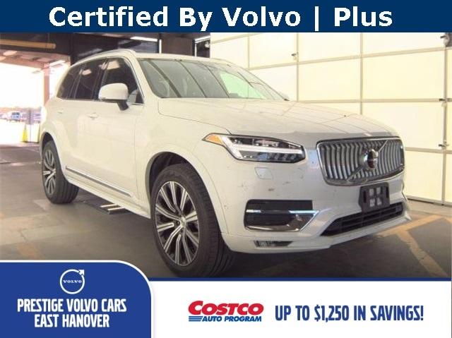Photo of 2025 Crystal White Volvo XC90