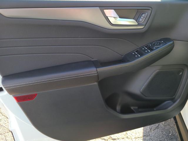 Photo of 2025 STAR WHITE METALLIC TRI-COAT Ford Escape PHEV