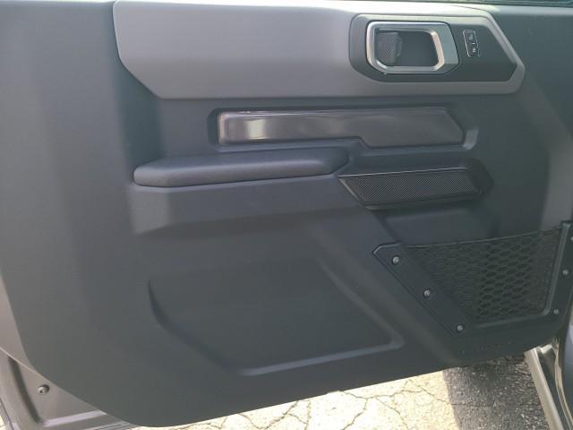 Photo of 2024 CARBONIZED GRAY METALLIC Ford Bronco