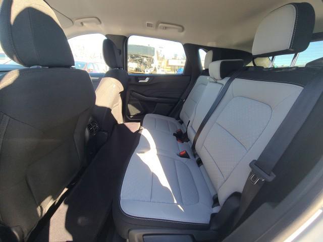 Photo of 2025 Space Silver Metallic Ford Escape