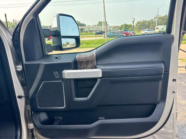 Photo of 2017 WHITE GOLD Ford F-350