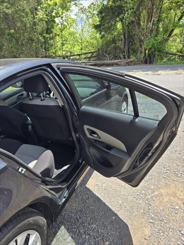 Photo of 2014 Black Granite Metallic Chevrolet Cruze