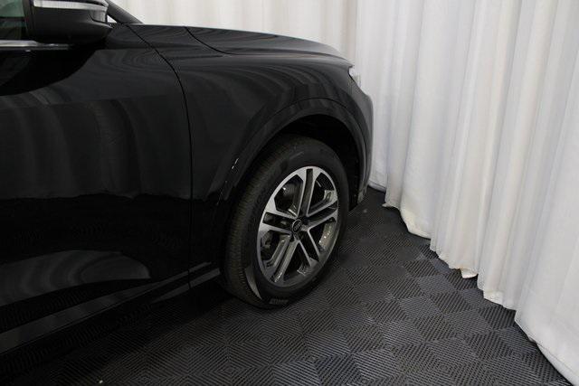 Photo of 2025 Mythos Black Metallic Audi Q5
