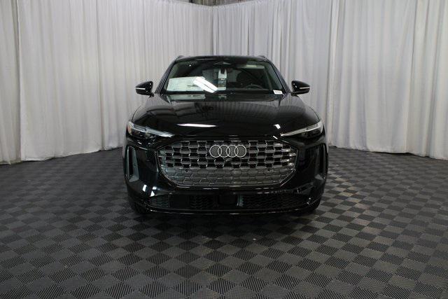 Photo of 2025 Mythos Black Metallic Audi Q5