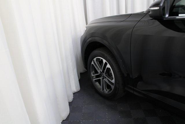 Photo of 2025 Mythos Black Metallic Audi Q5