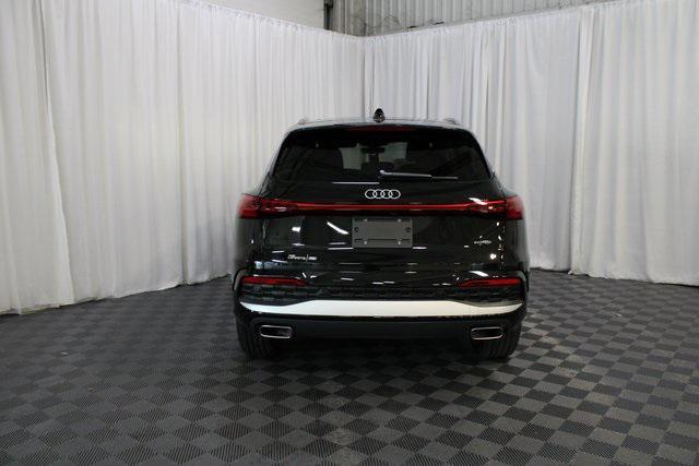Photo of 2025 Mythos Black Metallic Audi Q5