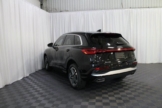 Photo of 2025 Mythos Black Metallic Audi Q5