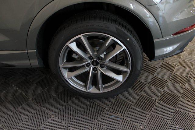 Photo of 2025 Chronos Gray Metallic Audi Q3