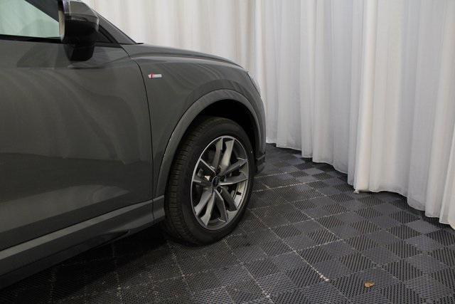 Photo of 2025 Chronos Gray Metallic Audi Q3