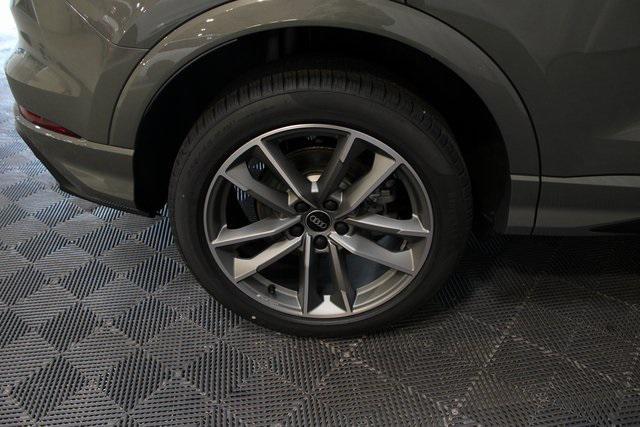 Photo of 2025 Chronos Gray Metallic Audi Q3