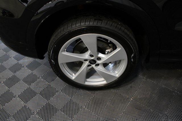 Photo of 2025 Mythos Black Metallic Audi Q5