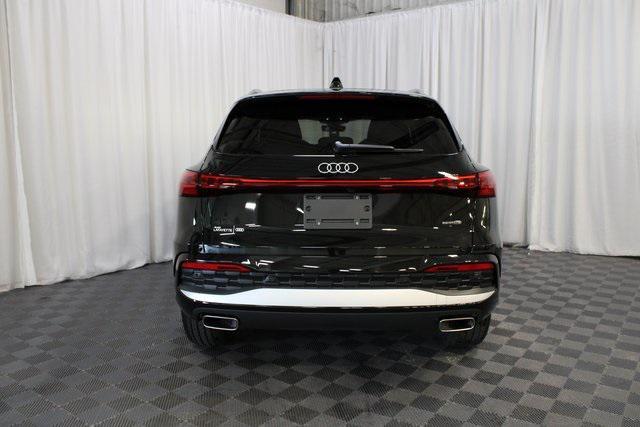 Photo of 2025 Mythos Black Metallic Audi Q5