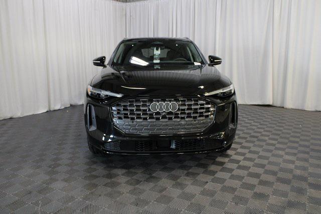 Photo of 2025 Mythos Black Metallic Audi Q5