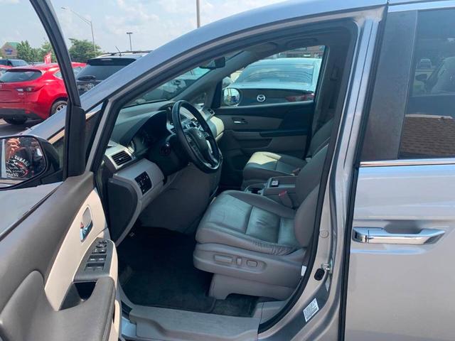 Photo of 2016 Silver Honda Odyssey