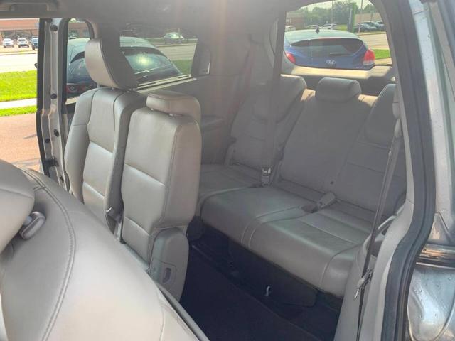 Photo of 2016 Silver Honda Odyssey