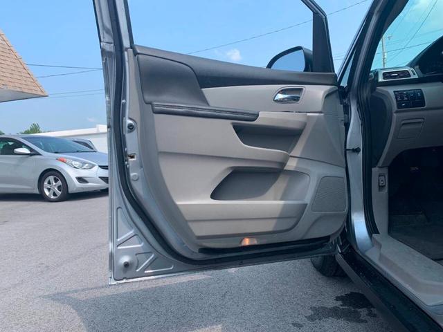 Photo of 2016 Silver Honda Odyssey