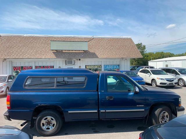 Photo of 2001 Blue Chevrolet Silverado 1500