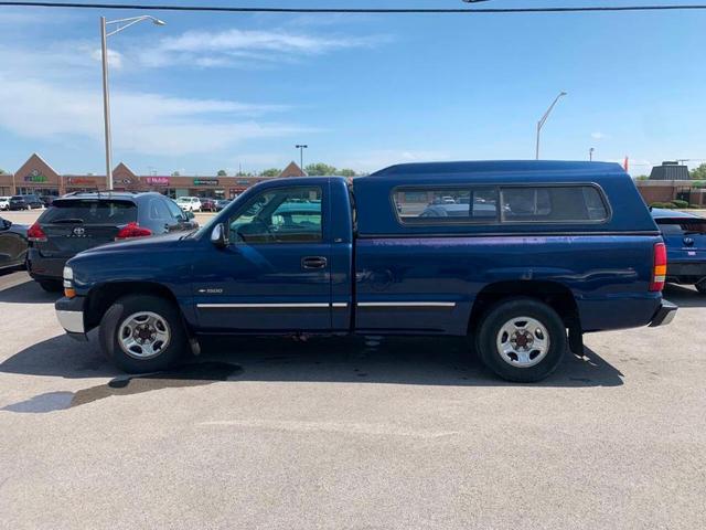 Photo of 2001 Blue Chevrolet Silverado 1500