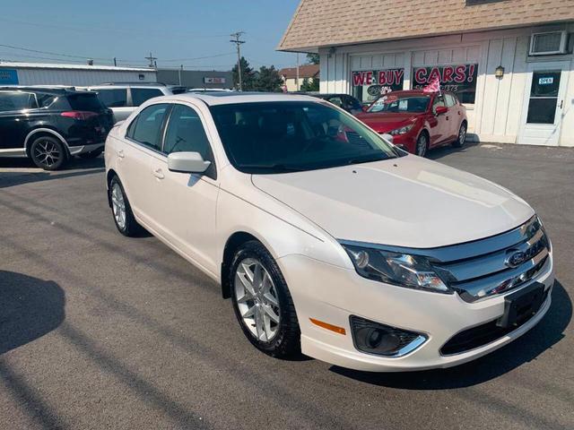 Photo of 2012 White Ford Fusion