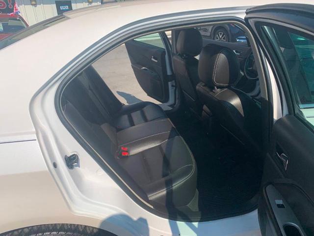 Photo of 2012 White Ford Fusion