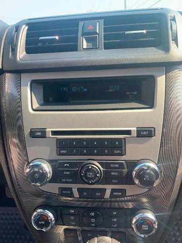 Photo of 2012 White Ford Fusion