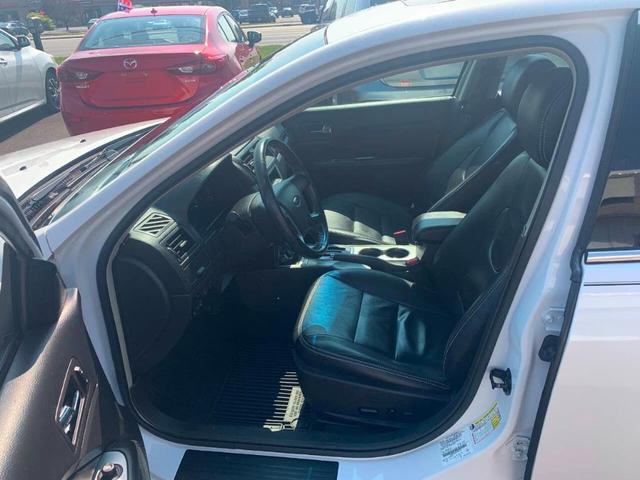 Photo of 2012 White Ford Fusion