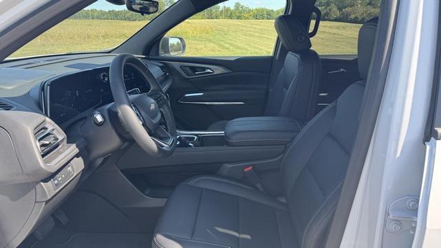 Photo of 2026 Summit White Chevrolet Traverse
