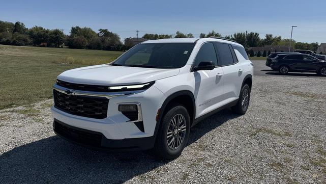 Photo of 2026 Summit White Chevrolet Traverse