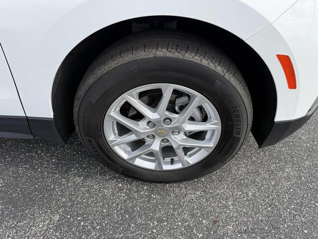 Photo of 2024 Summit White Chevrolet Equinox