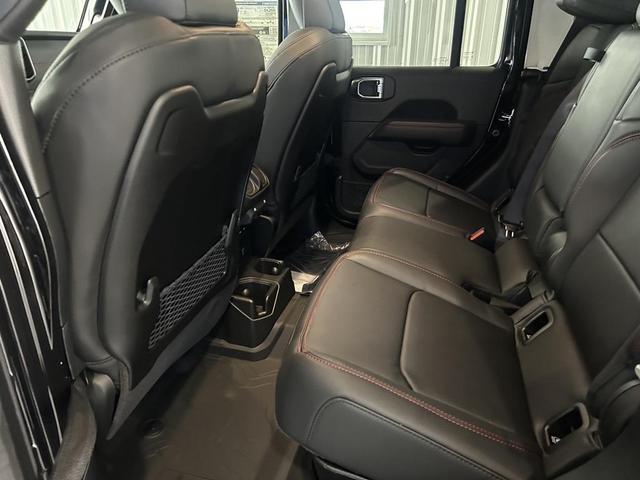 Photo of 2025 Black Clearcoat Jeep Gladiator