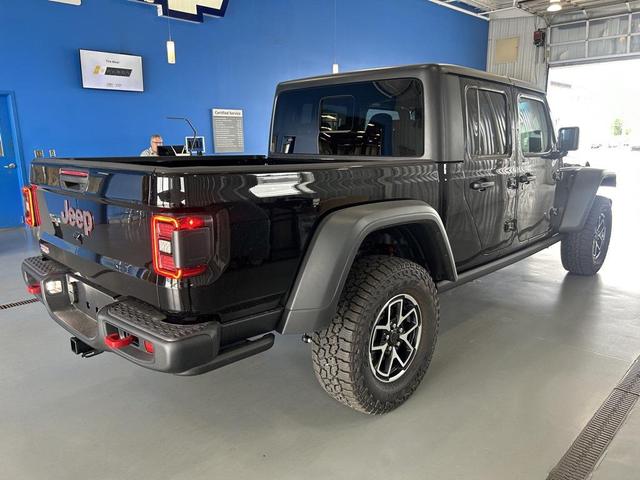 Photo of 2025 Black Clearcoat Jeep Gladiator