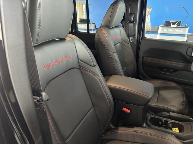 Photo of 2025 Black Clearcoat Jeep Gladiator