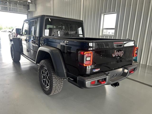 Photo of 2025 Black Clearcoat Jeep Gladiator
