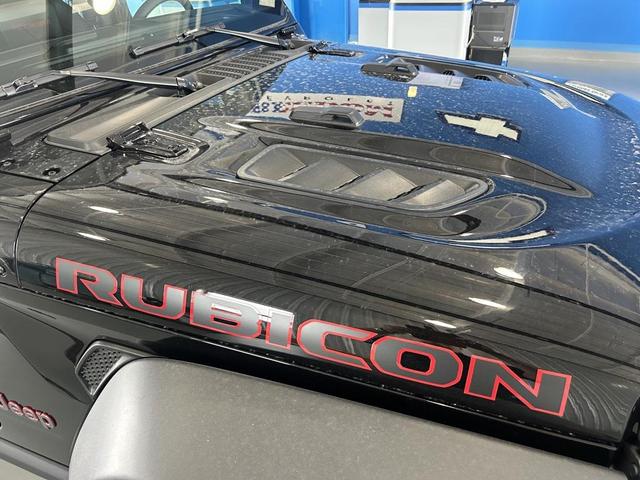 Photo of 2025 Black Clearcoat Jeep Gladiator