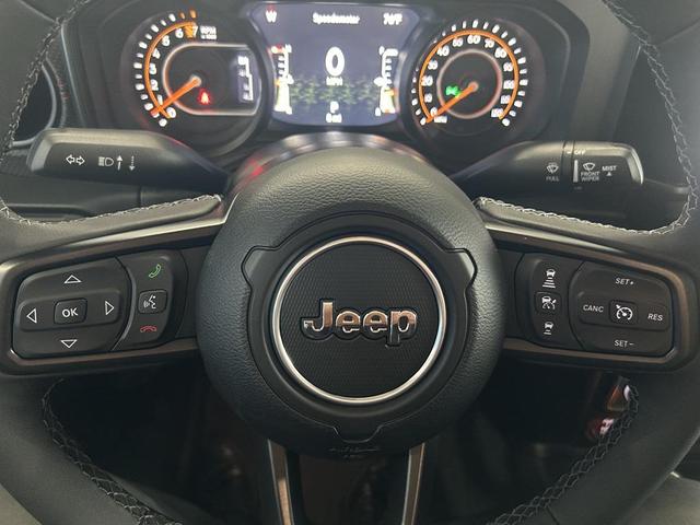 Photo of 2025 Black Clearcoat Jeep Gladiator