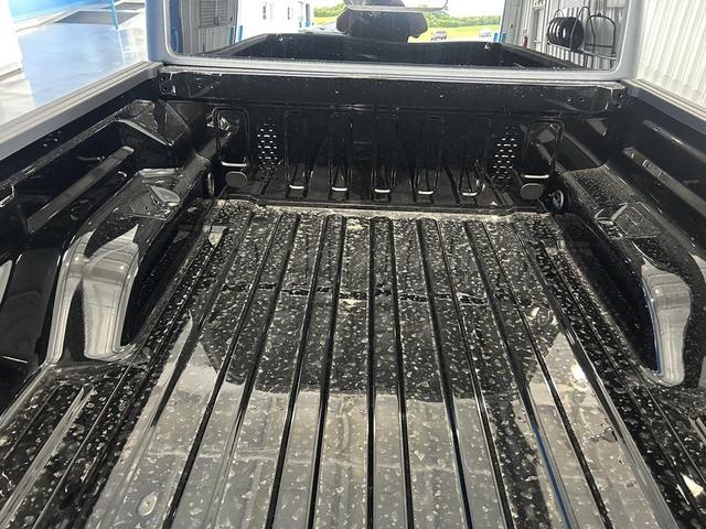 Photo of 2025 Black Clearcoat Jeep Gladiator