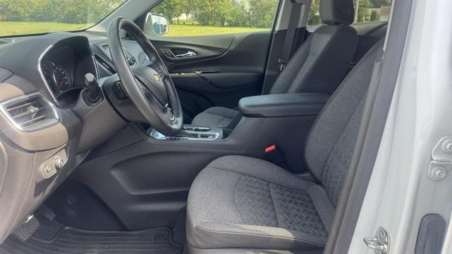 Photo of 2023 Summit White Chevrolet Equinox