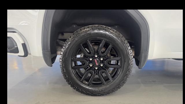 Photo of 2022 Summit White GMC Sierra 1500