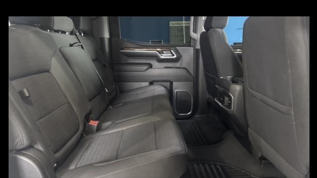 Photo of 2022 Summit White GMC Sierra 1500