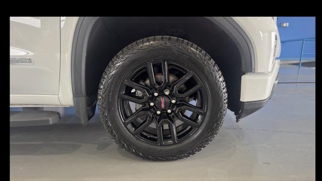 Photo of 2022 Summit White GMC Sierra 1500