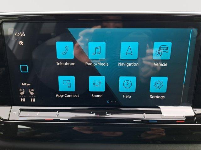 Photo of 2025 Opal White Pearl Effect Volkswagen Atlas