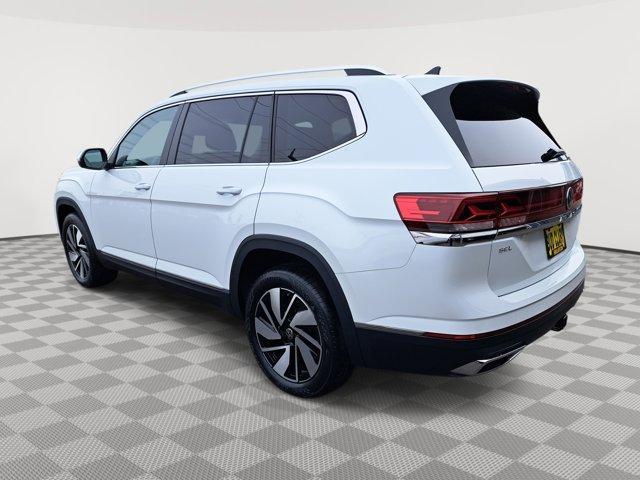 Photo of 2025 Opal White Pearl Effect Volkswagen Atlas
