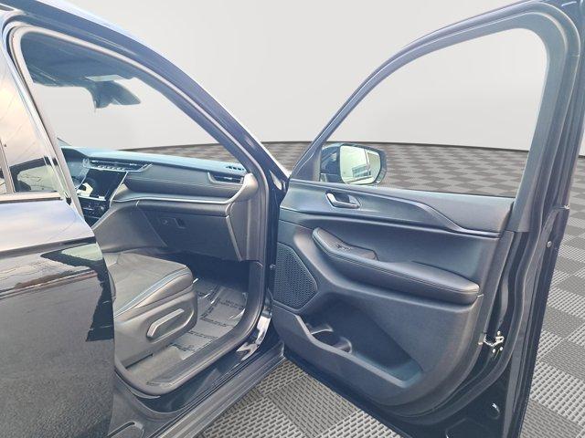 Photo of 2025 Diamond Black Jeep Grand Cherokee