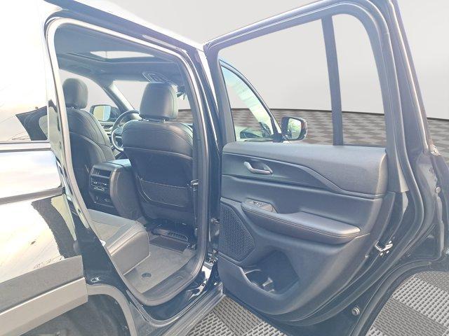 Photo of 2025 Diamond Black Jeep Grand Cherokee