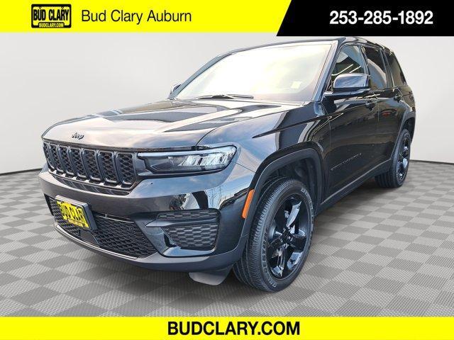 Photo of 2025 Diamond Black Jeep Grand Cherokee