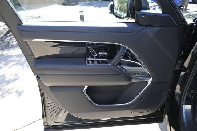 Photo of 2024 Santorini Black Land Rover Range Rover