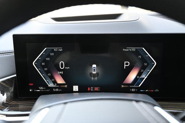 Photo of 2025 Mineral White Metallic BMW X7