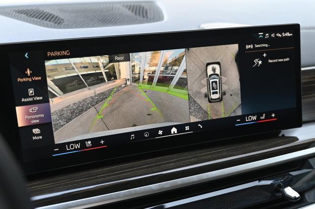 Photo of 2025 Mineral White Metallic BMW X7