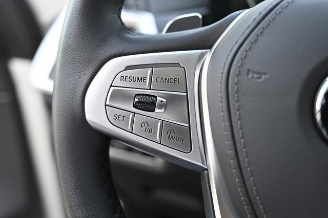 Photo of 2025 Mineral White Metallic BMW X7