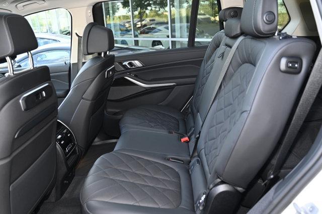 Photo of 2025 Mineral White Metallic BMW X7